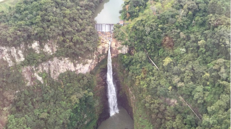 Vista aérea da Cascata do Herval, em Santa Maria do Herval.